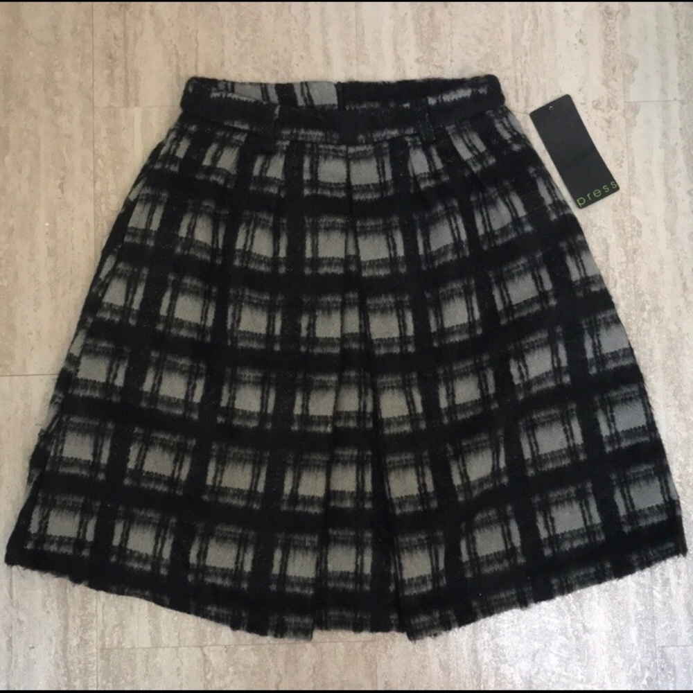 🆕 NWT winter a-line skirt with POCKETS